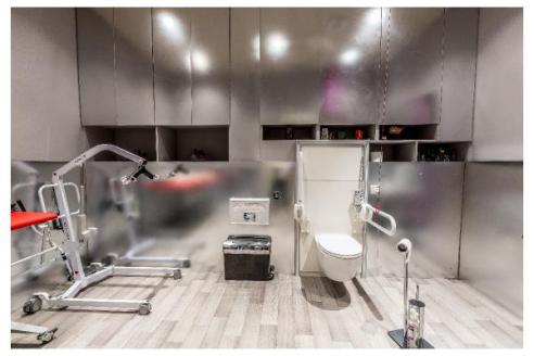 Birkdale Clinic Bathroom